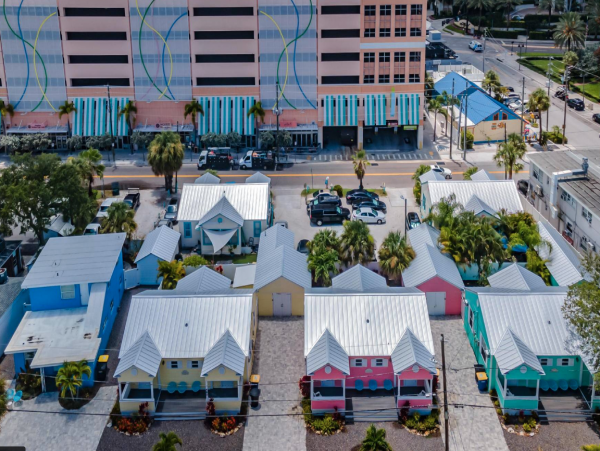 Clearwater Charming 3 Bedroom Vacation Cottage Close to Beach