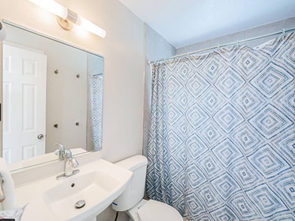 Clearwater Charming 3 Bedroom Vacation Cottage Close to Beach
