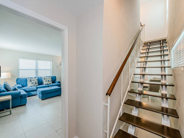 Clearwater Charming 3 Bedroom Vacation Cottage Close to Beach