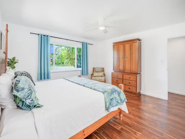 Man House Plus Guest House Princeville Home