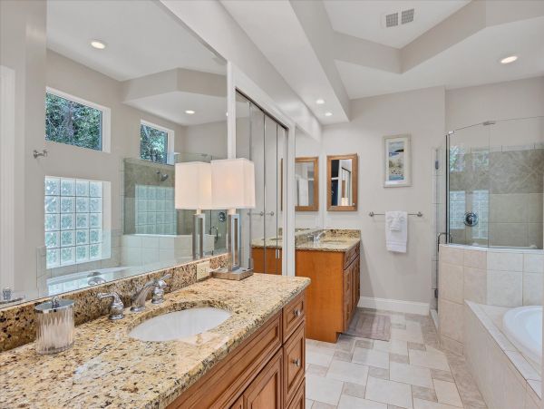 Exquisite 3 Bedroom Vacation Rental with Private Pool