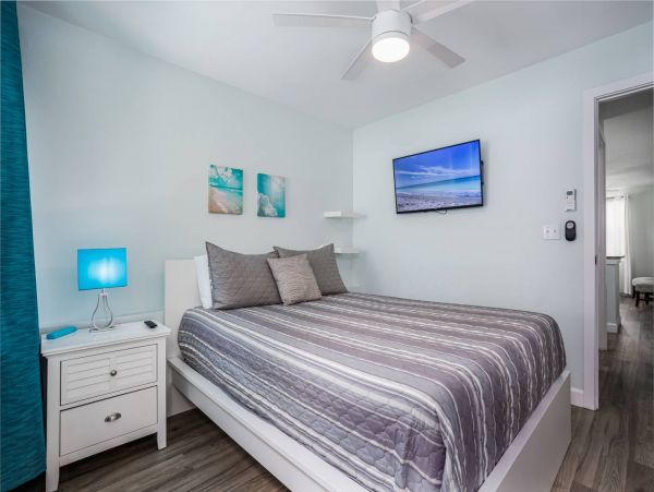 Modern 3 Bedroom Pool Vacation in Sarasota