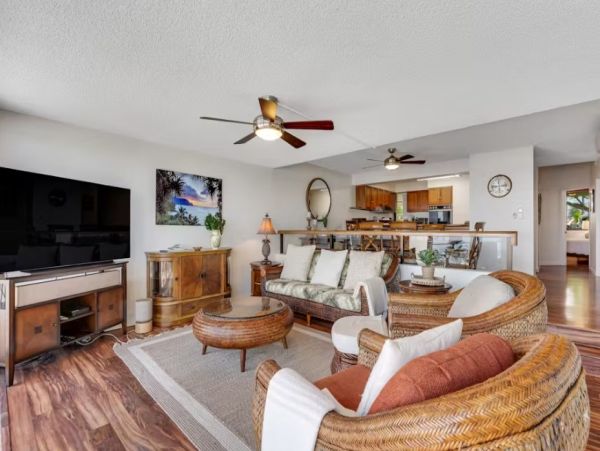 Two Bedroom Oceanfront Vacation Condo in Princeville