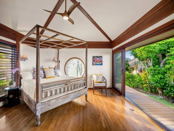 Princeville Oceanfront Vacation Rental Luxury 3-Bedroom Kauai Beach Home
