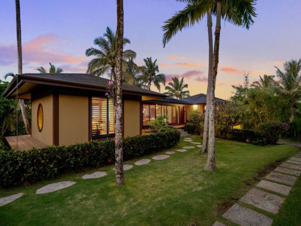 Princeville Oceanfront Vacation Rental Luxury 3-Bedroom Kauai Beach Home