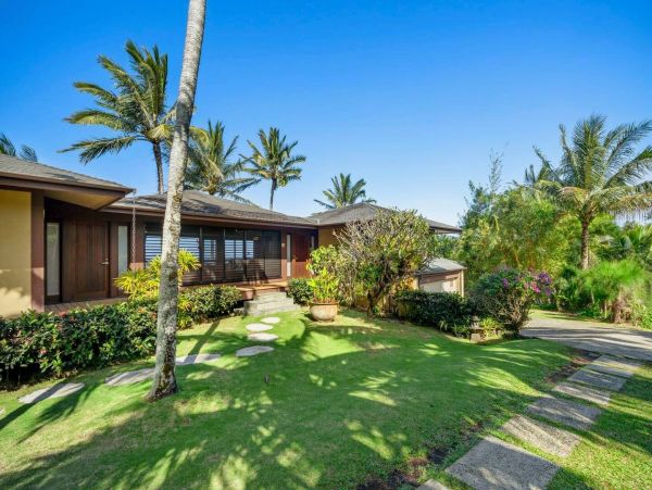 Princeville Oceanfront Vacation Rental Luxury 3-Bedroom Kauai Beach Home