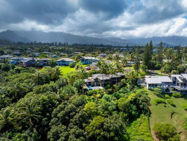 Princeville Oceanfront Vacation Rental Luxury 3-Bedroom Kauai Beach Home