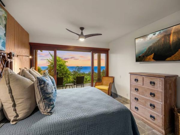 Princeville Oceanfront Vacation Rental Luxury 3-Bedroom Kauai Beach Home