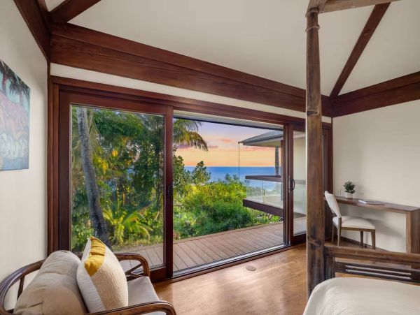 Princeville Oceanfront Vacation Rental Luxury 3-Bedroom Kauai Beach Home
