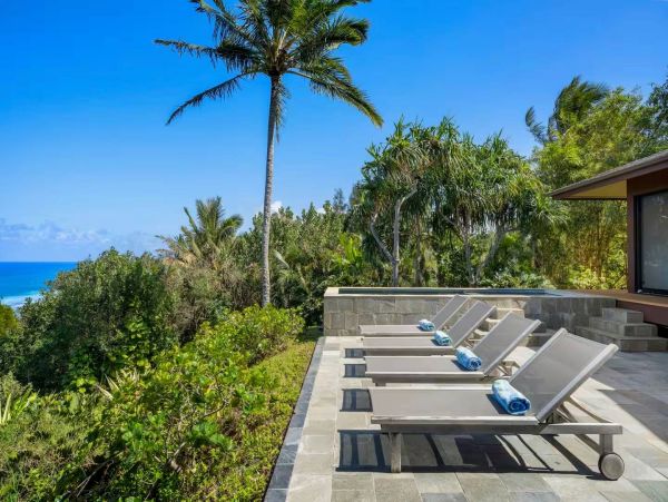 Princeville Oceanfront Vacation Rental Luxury 3-Bedroom Kauai Beach Home