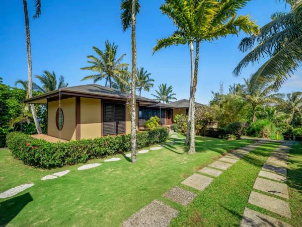Princeville Oceanfront Vacation Rental Luxury 3-Bedroom Kauai Beach Home