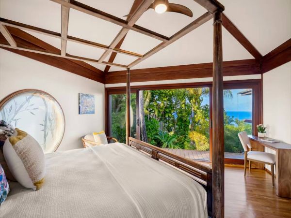 Princeville Oceanfront Vacation Rental Luxury 3-Bedroom Kauai Beach Home