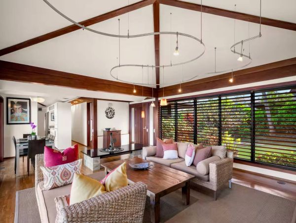 Princeville Oceanfront Vacation Rental Luxury 3-Bedroom Kauai Beach Home