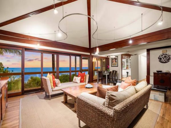 Princeville Oceanfront Vacation Rental Luxury 3-Bedroom Kauai Beach Home