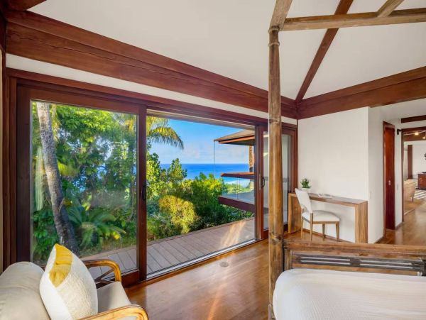 Princeville Oceanfront Vacation Rental Luxury 3-Bedroom Kauai Beach Home