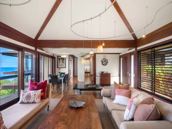 Princeville Oceanfront Vacation Rental Luxury 3-Bedroom Kauai Beach Home