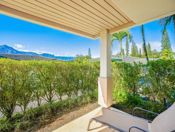 Luxury Mountain-View Retreat with Pool & Hot Tub Near Beaches in Princeville