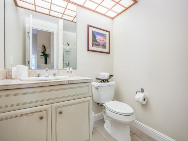Luxury Mountain-View Retreat with Pool & Hot Tub Near Beaches in Princeville