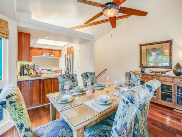 Luxury Mountain-View Retreat with Pool & Hot Tub Near Beaches in Princeville