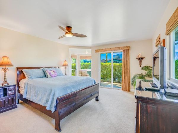 Luxury Mountain-View Retreat with Pool & Hot Tub Near Beaches in Princeville