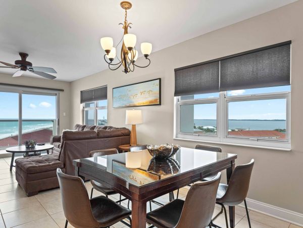 Beachfront 3 Bedroom Spacious Condo in Pensacola Beach