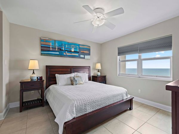 Beachfront 3 Bedroom Spacious Condo in Pensacola Beach
