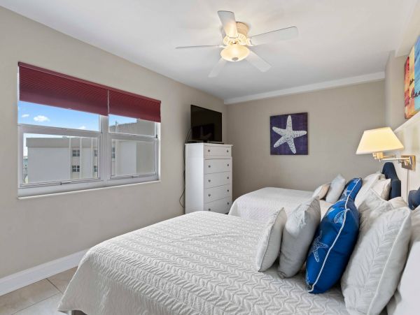 Beachfront 3 Bedroom Spacious Condo in Pensacola Beach