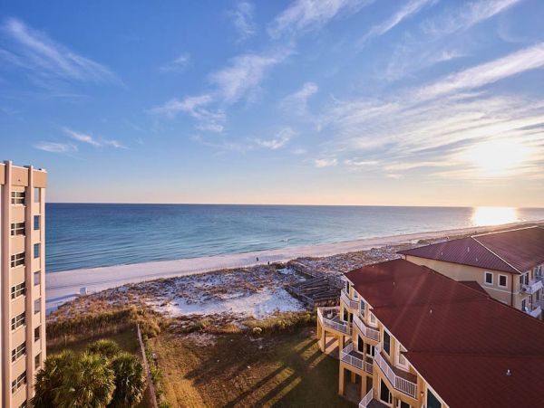 Beachfront 3 Bedroom Spacious Condo in Pensacola Beach