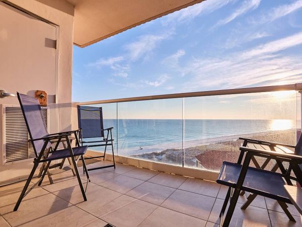Beachfront 3 Bedroom Spacious Condo in Pensacola Beach