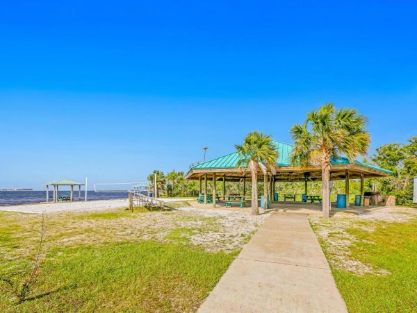 Coastal 3 Bedroom Vacation Home Near Pensacola Beach