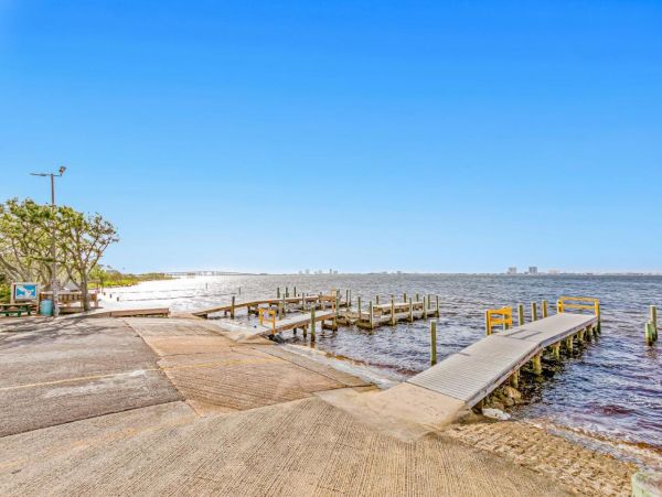 Coastal 3 Bedroom Vacation Home Near Pensacola Beach