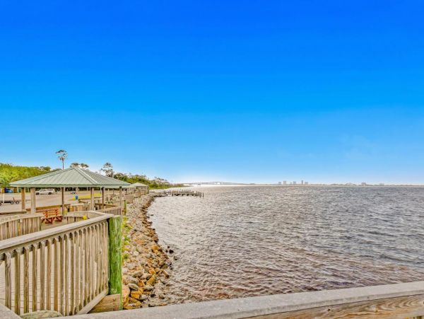 Coastal 3 Bedroom Vacation Home Near Pensacola Beach