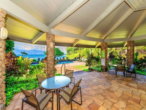 Napili Lovely Coastal 3 Bedroom Vacation Rental with Ocean Views