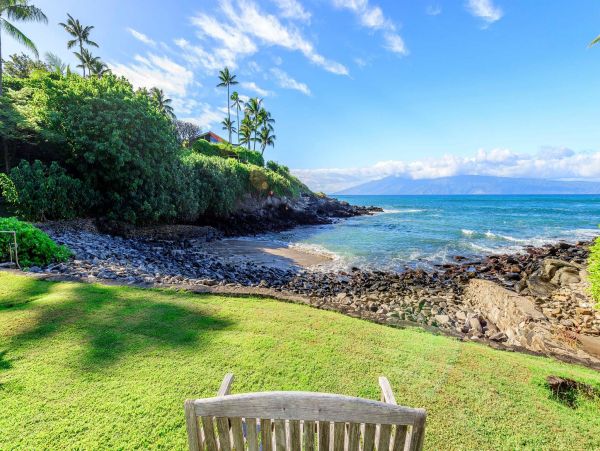 Napili Lovely Coastal 3 Bedroom Vacation Rental with Ocean Views