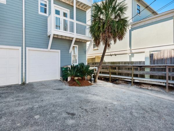 Dream Vacation 10 Bedroom Rental Located on the Beach