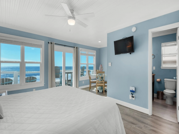 Dream Vacation 10 Bedroom Rental Located on the Beach
