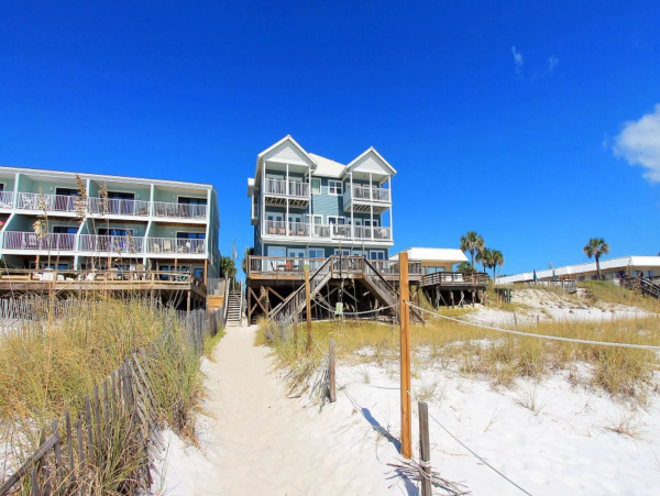 Dream Vacation 10 Bedroom Rental Located on the Beach