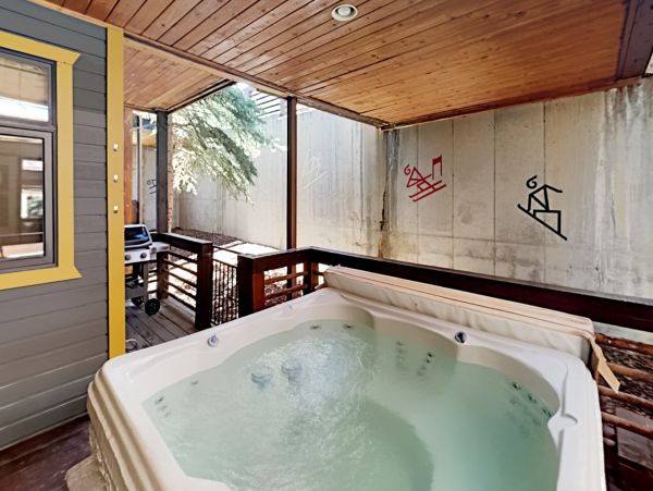 Stylish Three Bedroom Vacation Rental in Park City