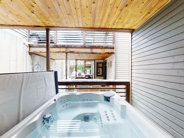 Stylish Three Bedroom Vacation Rental in Park City