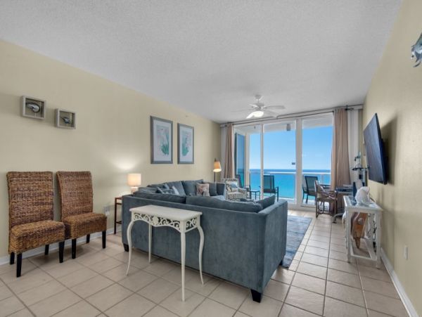 Beachfront Two Bedroom Vacation Condo with Full Gulf Views