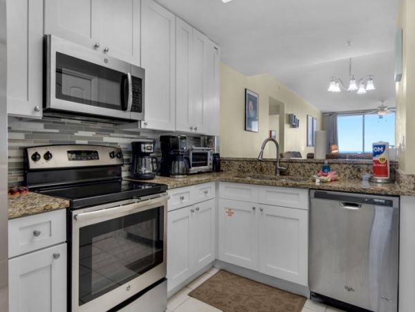 Beachfront Two Bedroom Vacation Condo with Full Gulf Views