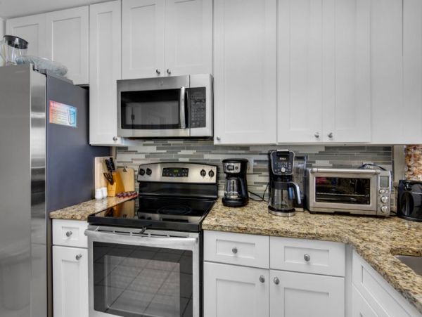 Beachfront Two Bedroom Vacation Condo with Full Gulf Views