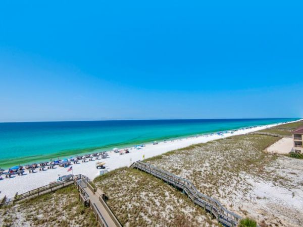 Beachfront Two Bedroom Vacation Condo with Full Gulf Views