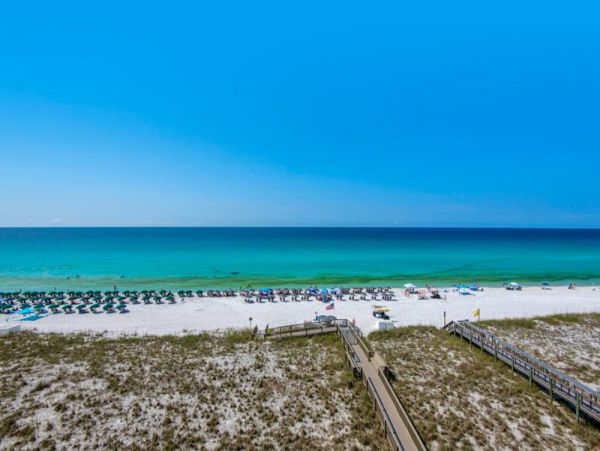 Beachfront Two Bedroom Vacation Condo with Full Gulf Views