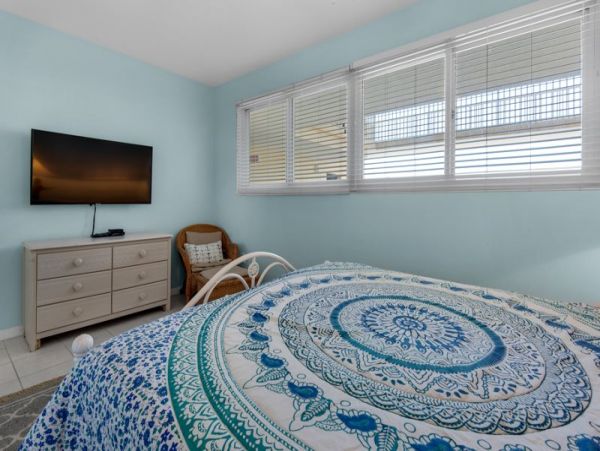 Beachfront Two Bedroom Vacation Condo with Full Gulf Views