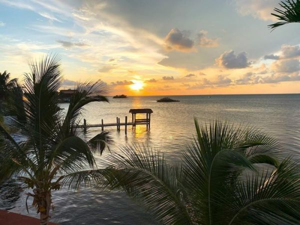 Gulf Front Pool & Spa Great Vacation Home in Marathon