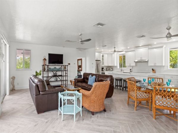 Gulf Front Pool & Spa Great Vacation Home in Marathon