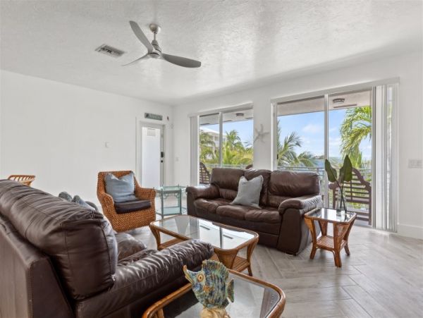 Gulf Front Pool & Spa Great Vacation Home in Marathon