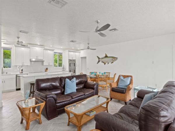 Gulf Front Pool & Spa Great Vacation Home in Marathon