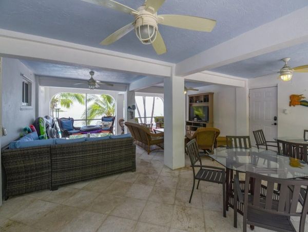Gulf Front Pool & Spa Great Vacation Home in Marathon